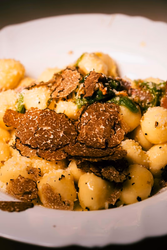 Gnocchi con scaglie di tartufo fresco