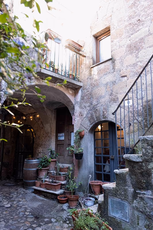 Angolo in pietra del borgo di Calcata Vecchia