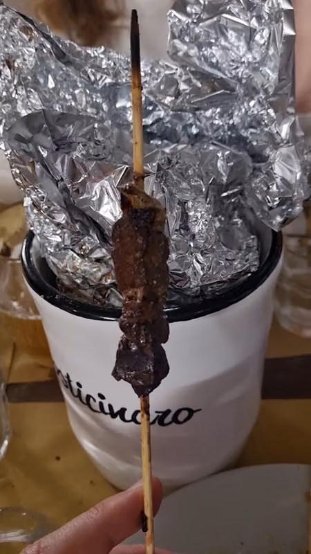 Arrosticini serviti nella conca