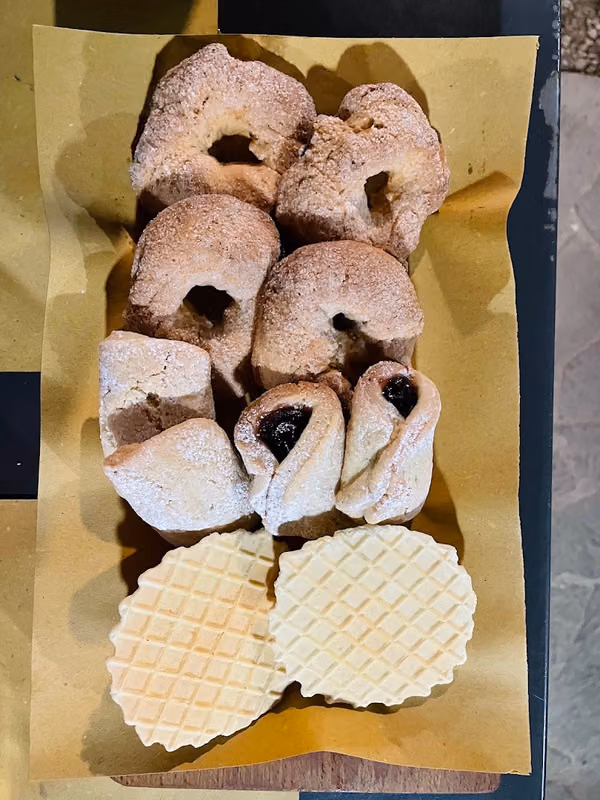 Ferratelle e dolci tipici