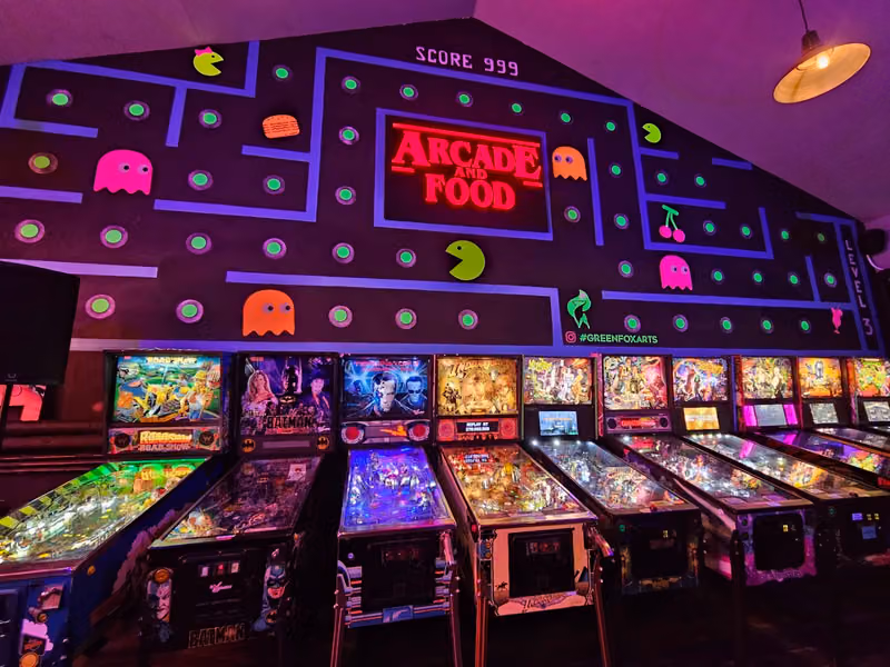Arcade and food