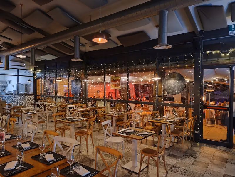 Voia food, wine & Cocktail bar
