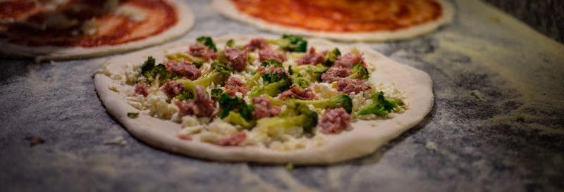 Pizza broccoletti e salsiccia