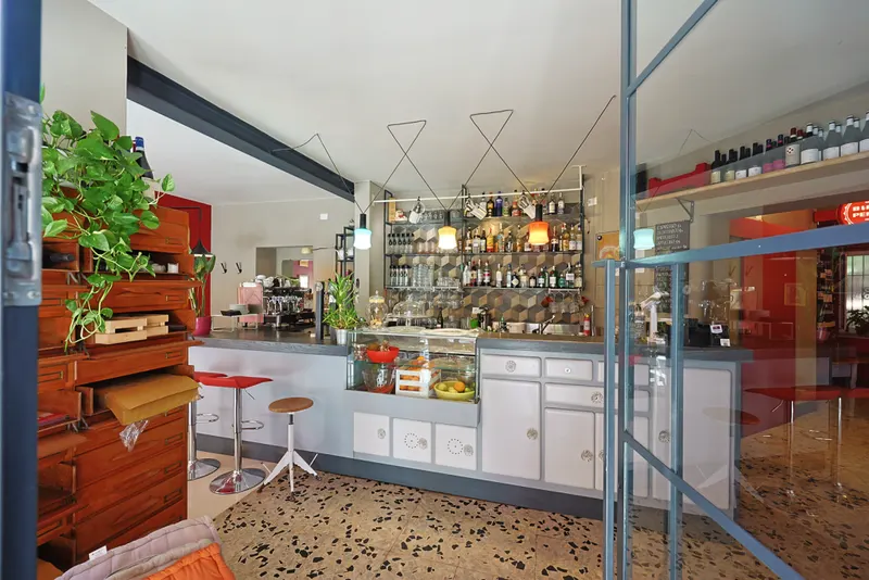 Il bancone e la sala
