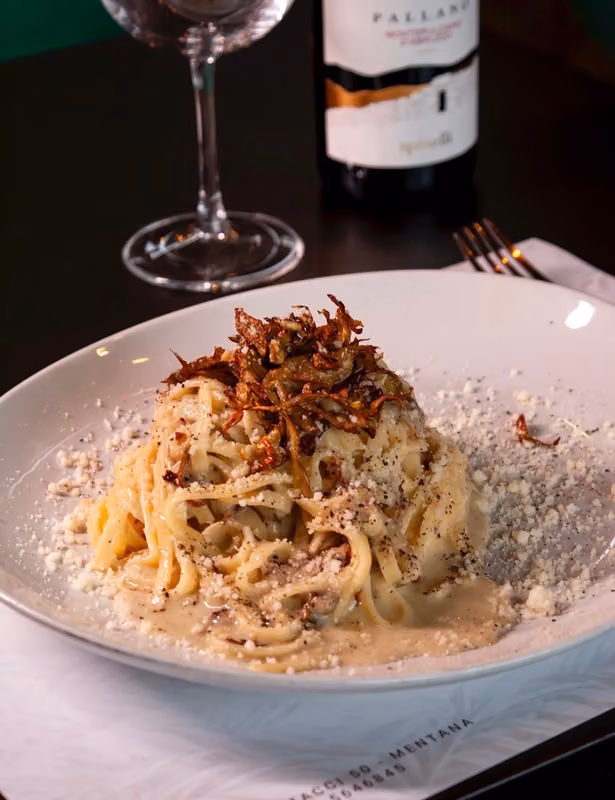 Pasta con guanciale croccante