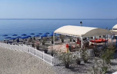 Il lido Beach Side sulla costa ionica di Bovalino