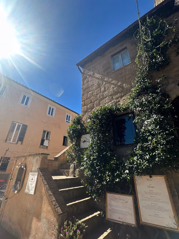 Scorcio del borgo di Calcata vicino al ristorante